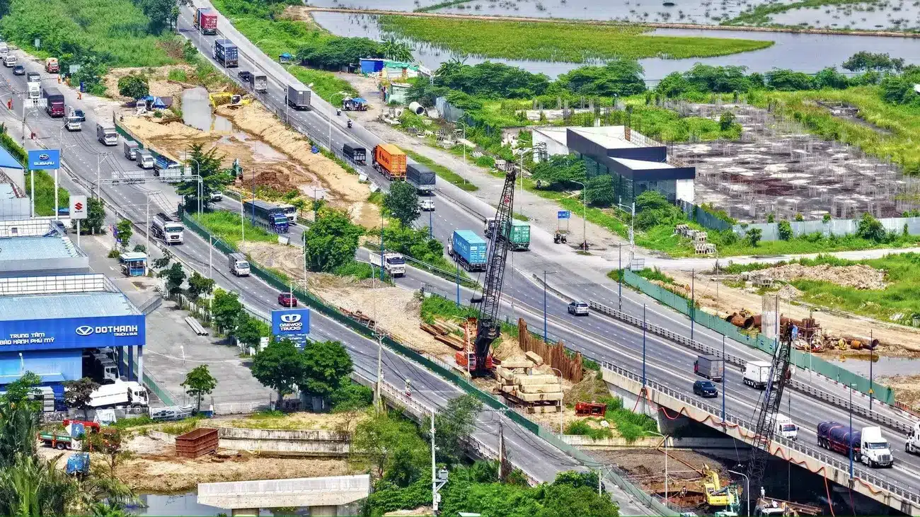 Hạ tầng giao thông khu vực xung quanh dự án Gladia Khang Điền được nâng cấp mạnh mẽ.